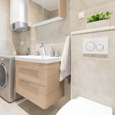 Lea Ντουμπρόβνικ